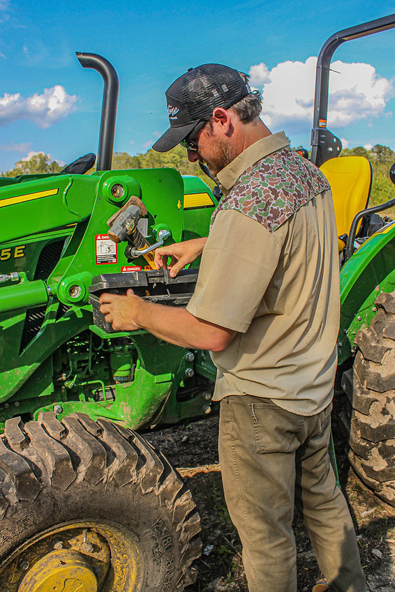 Short Sleeve Wingman Button Down