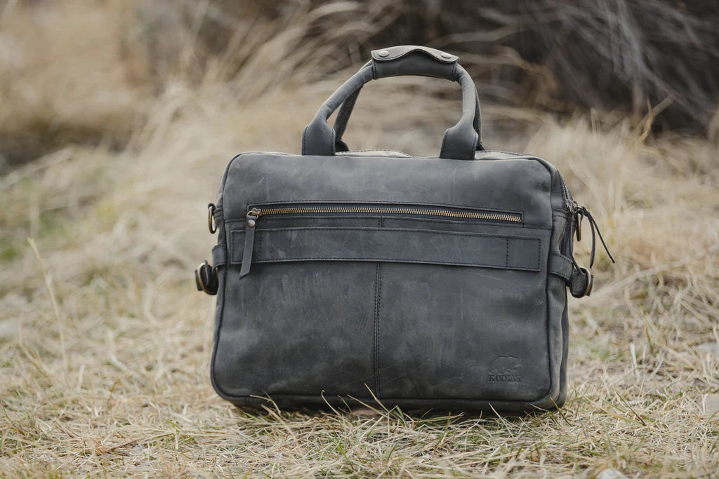 LIMITED EDITION - Yukon Pilot Bag Charcoal Gray