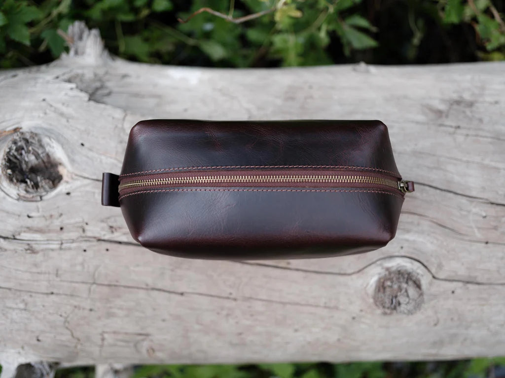 Kobuk Dopp Kit Color: Antique Brown