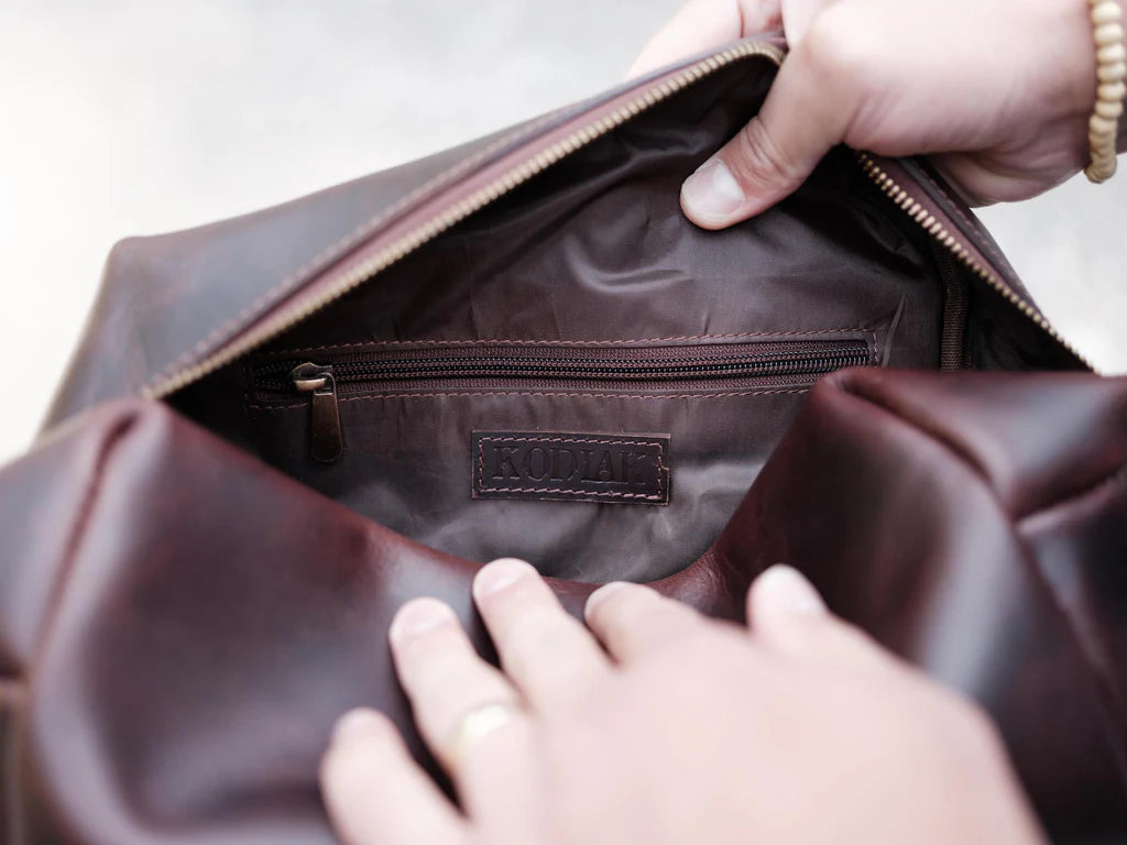 Kobuk Dopp Kit Color: Antique Brown