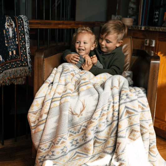 SHBF26 -WTAZ Sherpa Blanket - Whitetail Aztec - Cream